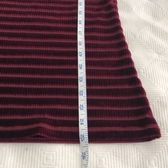 𝅺Charlie B Velvet Cutout Sleeveless Fitted Top Shell Deep Burgundy Size Small - Picture 6 of 7